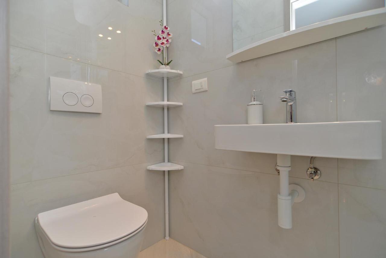 Apartments Mala Vala 925 - Adapted Фажана Экстерьер фото